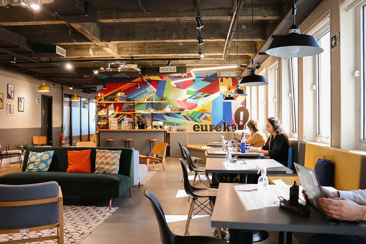 Coworking na Avenida Paulista 2439 — área compartilhada